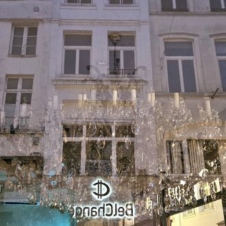 Pour voir la lumière, laisse ton argent dans l'obscurité