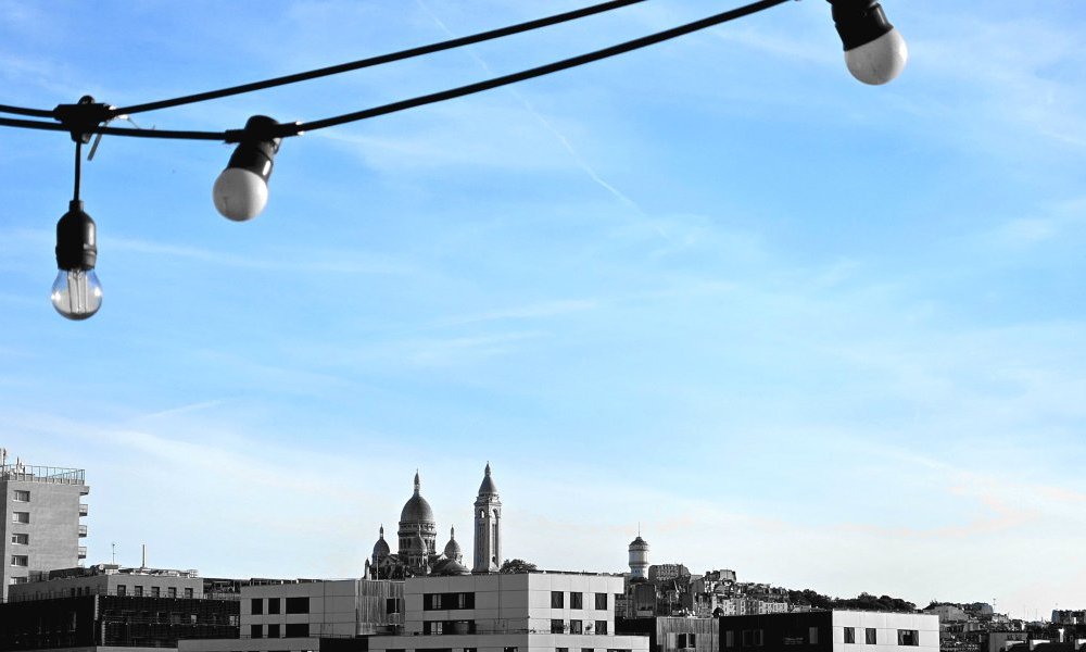 Éclairer d'une lumière aussi crue