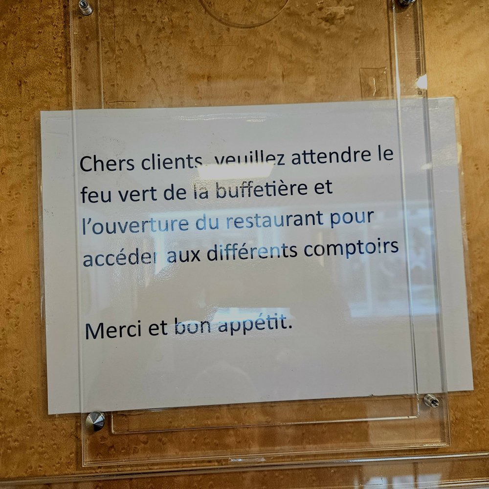 Attendre le feu vert de la buffetière