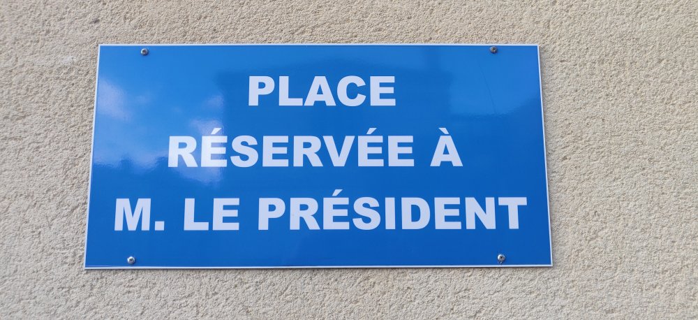 Place réservée à M. Le Président