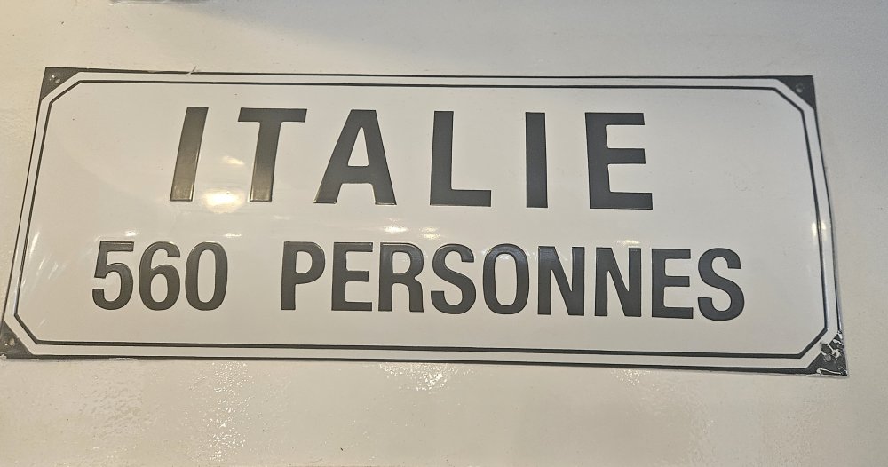 Italie 560 personnes