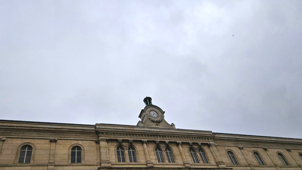 Le temps, contrée de l'ubiquiste