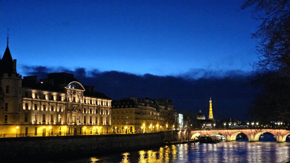 Même les étoiles ont honte de se montrer