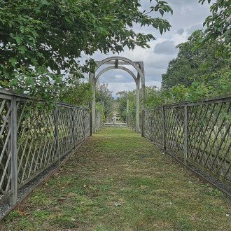 Laisser planer un sentiment de mélancolie