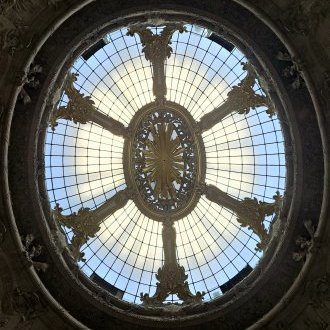 Queues par-dessus tête