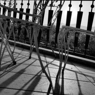 C'est la nuit qu'il est beau de croire à la lumière