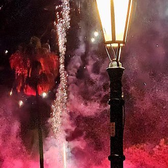 Cette cascatelle embrasée